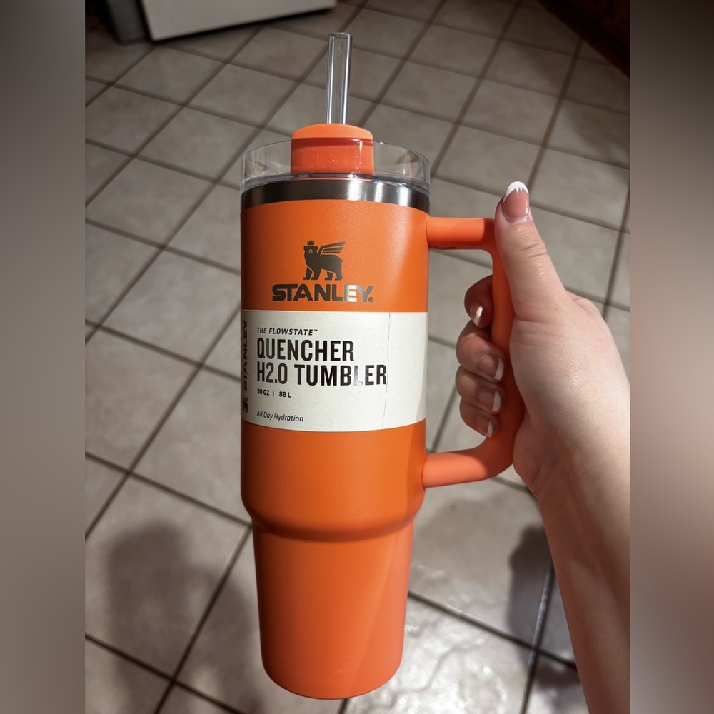NWT 30 oz orange Stanley